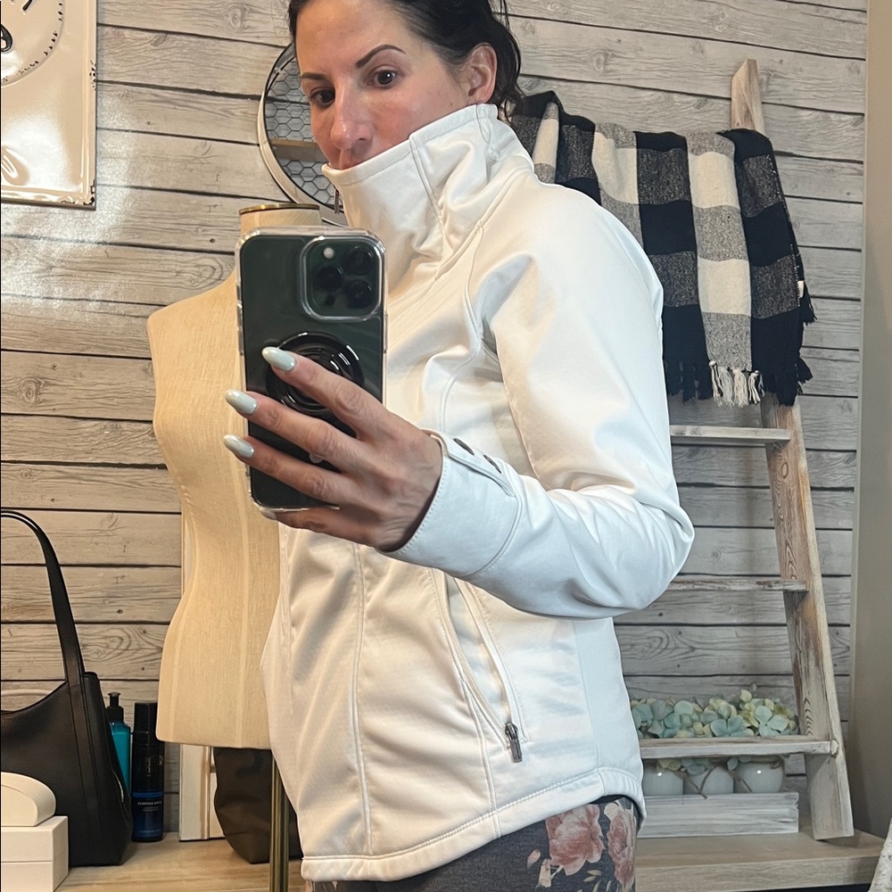 Avalanche Weather Sheild. Women's Sleek White Ski Jacket